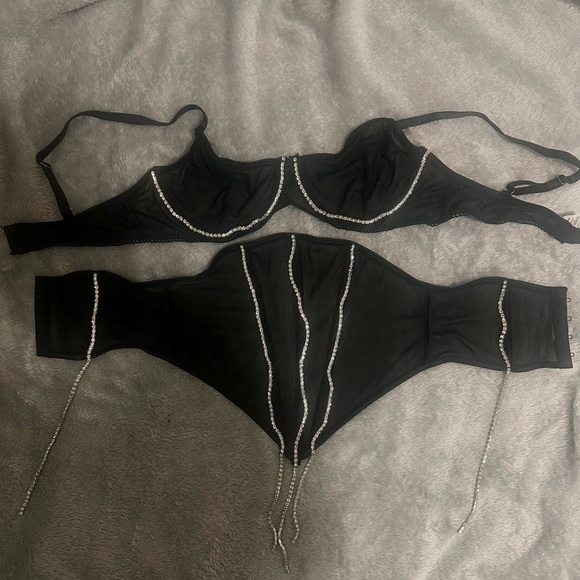 Corset and bra - Picture 1 of 1